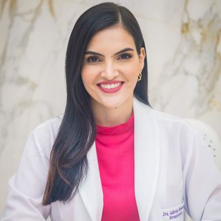 Ampliar imagem: Gabriela Menicucci, Dermatologista Fortaleza