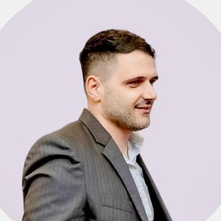 Acercar imagen: Agustin Moure, Urólogo Capital Federal