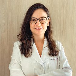 Leticia Pereira Freitas, Oftalmologista São José dos Campos