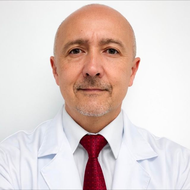 Akihito Urdiales, Cirurgião geral Curitiba