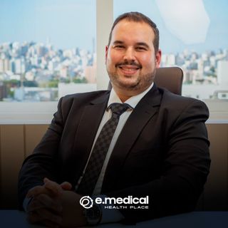 Ampliar imagem: Tássio Fernando Crusius ., Cirurgião plástico Porto Alegre