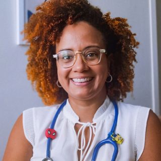 Ampliar imagem: Emeline Leite, Pediatra Rio de Janeiro