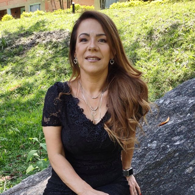 Juliana Lima  de S Barra Barra, Especialista em Biomedicina Atibaia