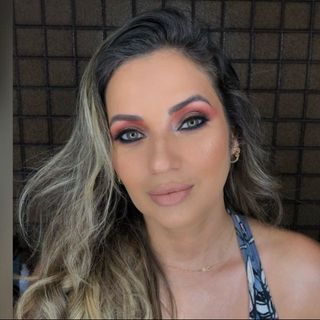 Ampliar imagem: Daianne Coutinho dos Santos, Reumatologista Itaguaí