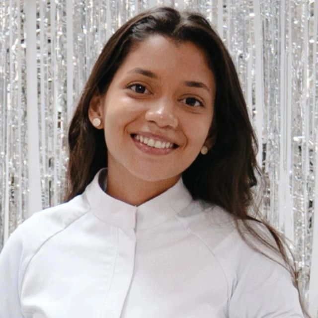 Anna Beatriz Paz, Dentista Recife