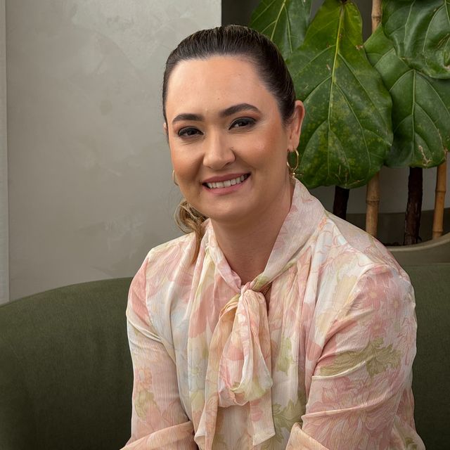 Pamela Cristina Antoniassi Odebrecht, Médico clínico geral Maringá