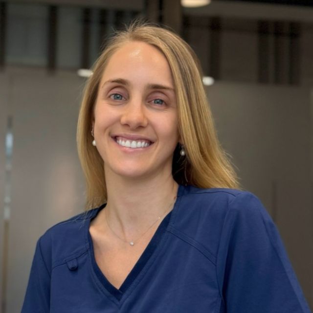 Antonia Bozzalla Garcia, Dentista Vitacura