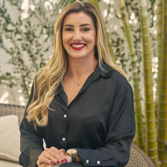 Andressa Gomes Mussi, Cirurgião plástico São Paulo