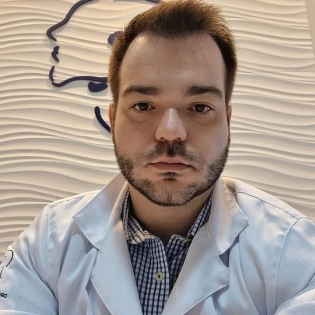 Julio Cesar Moreno Jr., Cirurgião de cabeça e pescoço Chapecó