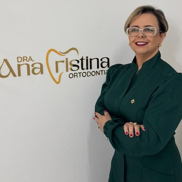 Ana Cristina  de Sousa Fonseca , Dentista Abaeté