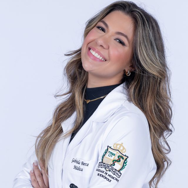 Gabriela Berce, Médico clínico geral Niterói