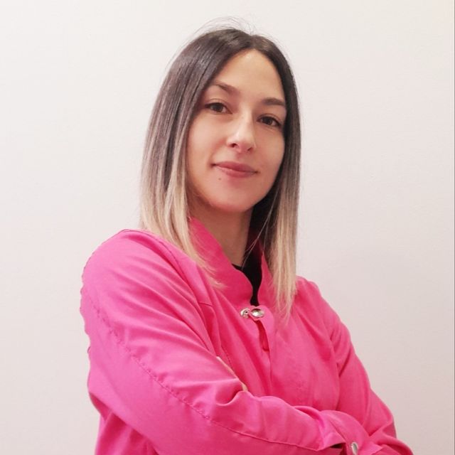 Constanza Herreros, Dentista Concepción