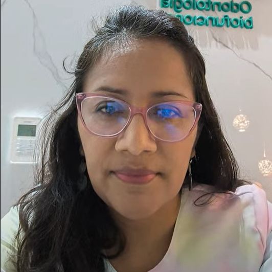 Carla Salcedo P., Dentista San Borja