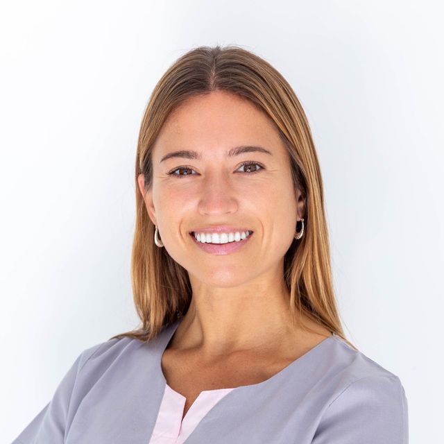 Agustina Ladanaj Medina, Odontólogo Mar del Plata