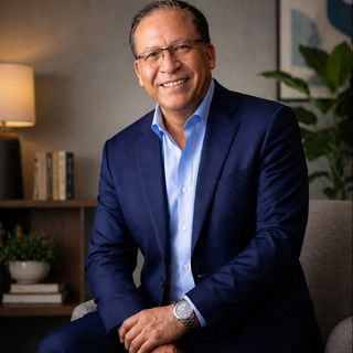 Dr. Salomón Barzola