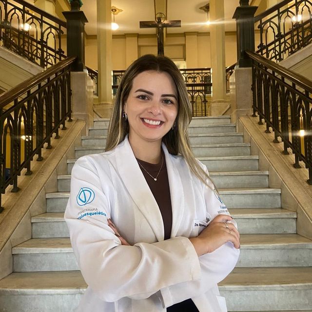 Nayara  Antunes de Araujo, Fisioterapeuta Jundiaí