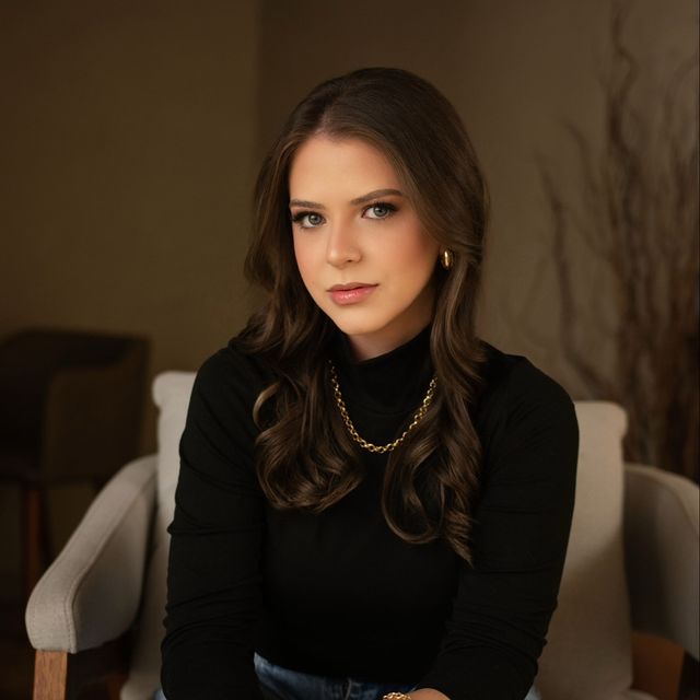 Marina Izarias Ferreira De Oliveira, Médico clínico geral Goiânia