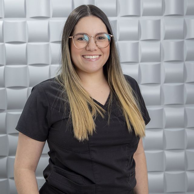 Mariana Valentina Pineda Jaimes, Odontólogo Capital Federal
