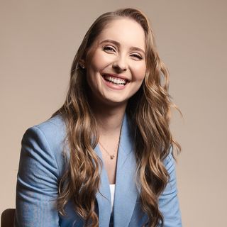 Ampliar imagem: Gisele Bussinger Cruz, Ginecologista Brasília