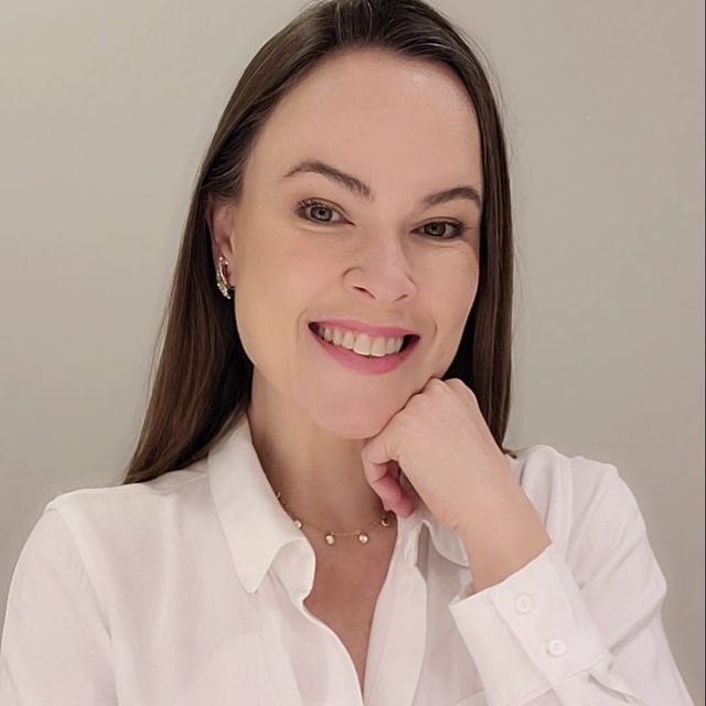 Clarissa Luiza Dalla Bernardina Carvalho, Dermatologista Presidente Prudente