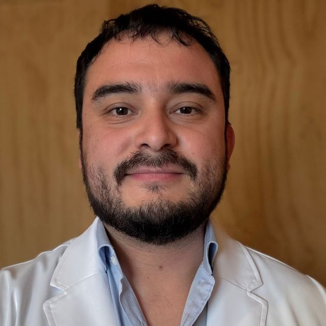 Cyro Quiroga, Médico general Santa Bárbara