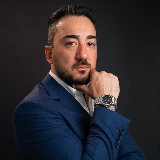 Tiago  Balestero Gimenes, Dentista Pirassununga