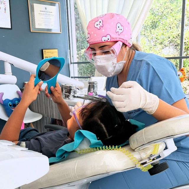 Sophia Fuentes Arteaga, Dentista Piura