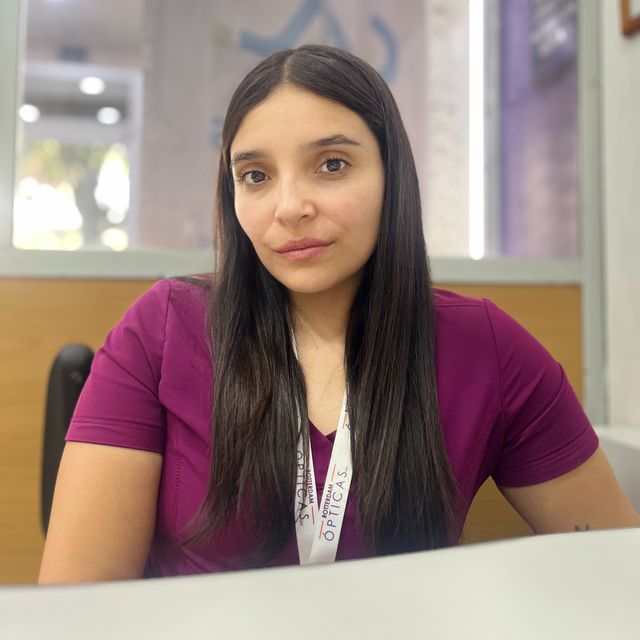 Javiera Francisca  León Fernandez, Tecnólogo médico Santiago