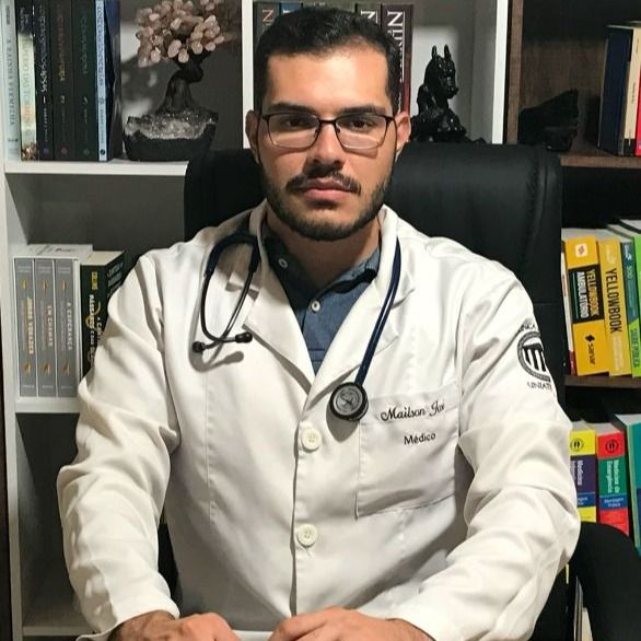 Mailson José Da Silva Bias, Especialista em Clínica Médica Paracatu