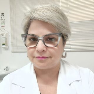 Elaine Cristina Freitas, Especialista em Clínica Médica Curitiba