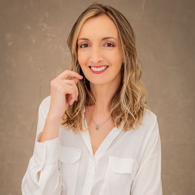 Camila  Coelho, Psicanalista Curitiba