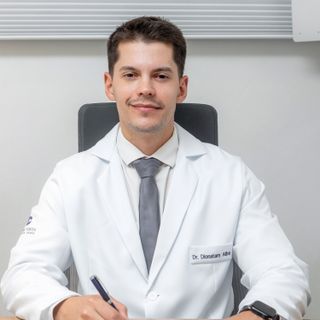 Ampliar imagem: Dionatam Fabrício Alba, Oftalmologista Itu