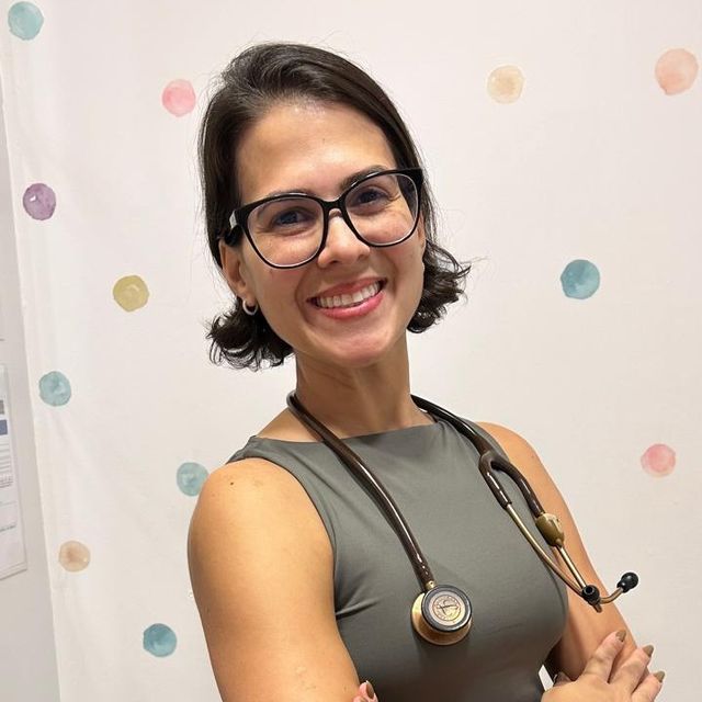 Renata  Hacker , Pediatra Olinda