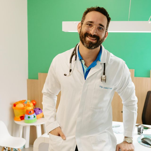Filipe Louback Fernandes Cunha, Gastroenterologista pediátrico Florianópolis