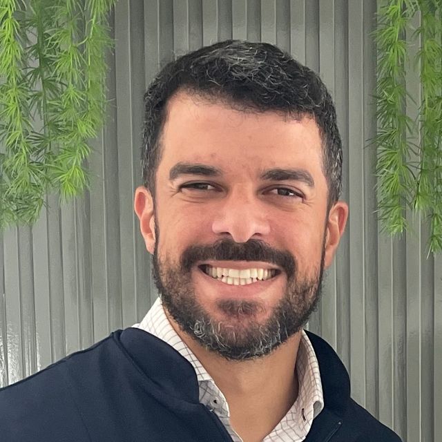 João B Siqueira, Dentista Macau