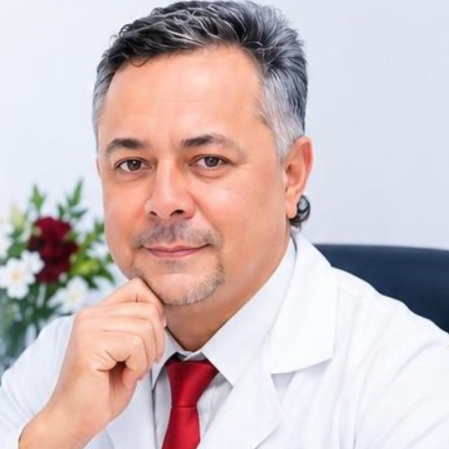 Carlos Joneth , Médico clínico geral Capanema