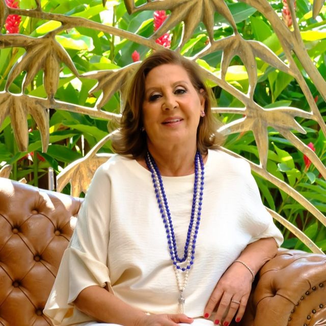 Lia Candida Miranda De Castro, Dermatologista Goiânia