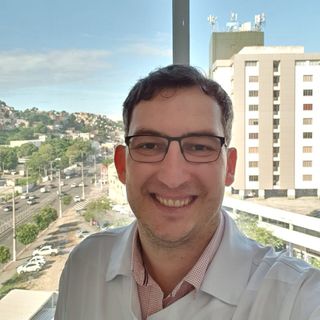 Ampliar imagem: Diogo Stinguel Thomazini, Cirurgião do aparelho digestivo Vila Velha