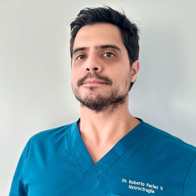 Roberto Farias, Neurocirujano Santiago