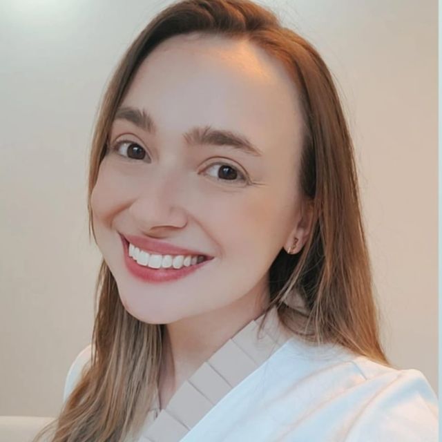 Carolina Radziuk, Dentista Porto Alegre