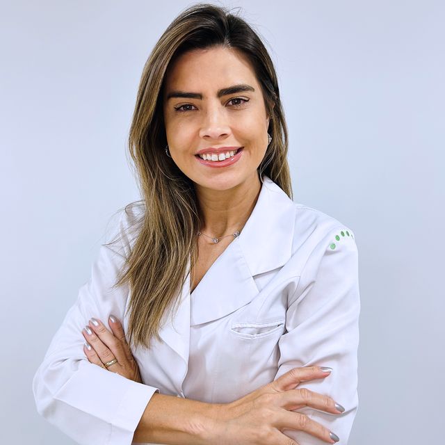 Lelise Glaucia  Cristina dos Reis Borges, Oftalmologista Uberlândia