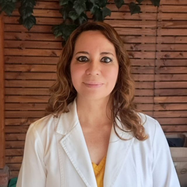 Gina Changkuon Aspiazu, Médico general Santiago