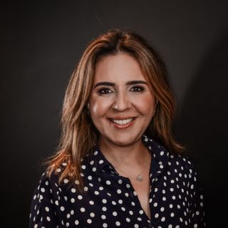 Ampliar imagem: Sthaell Siman, Cirurgião plástico Belo Horizonte