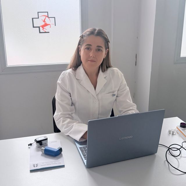 Carolina Gomez, Neumonólogo Trelew