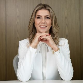 Ampliar imagem: Fabíola Kleinert, Especialista em Medicina Estética Santa Maria