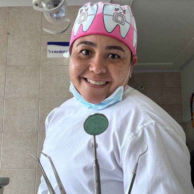 Darling Beatriz Herrera Navarro, Odontólogo Bogotá