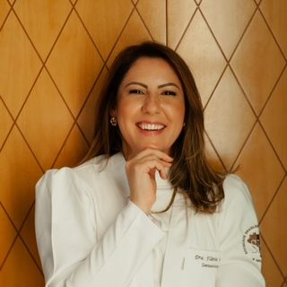 Flávia Tedesqui, Dermatologista Feira de Santana