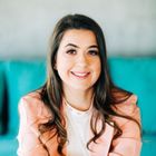 Dra. Camila Sousa Avila .