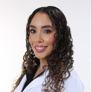 Marine Praciano Costa, Médico clínico geral Fortaleza