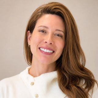 Priscilla Nunes Ortiz, Dermatologista São José dos Campos
